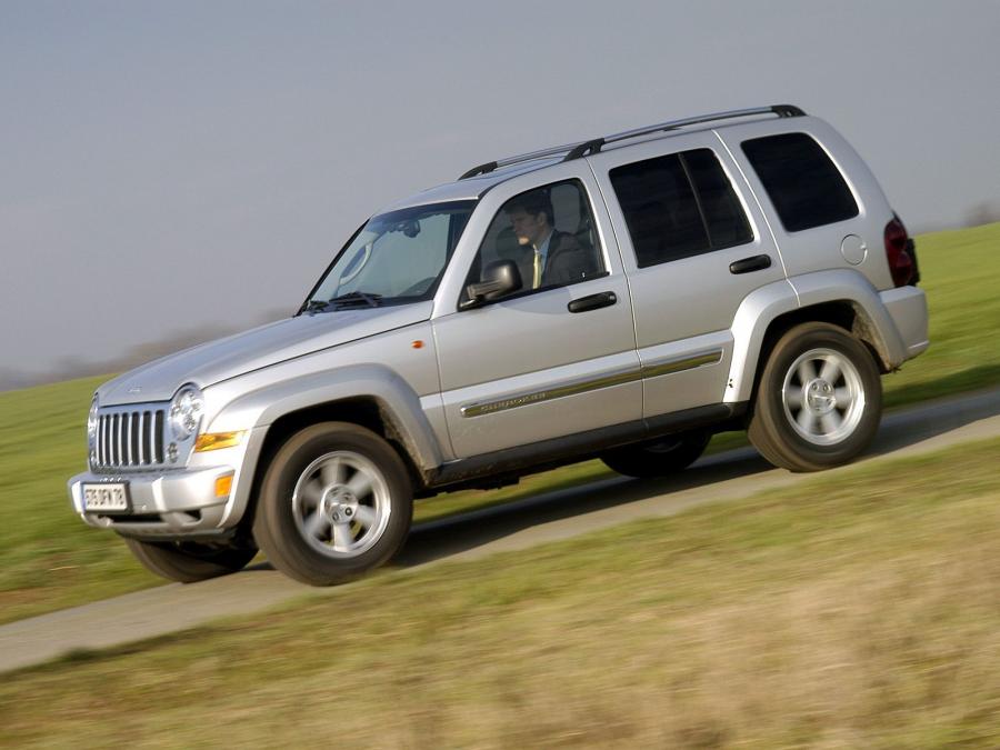  Jeep Cherokee 2005 года  (фото 2 из 8)